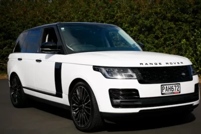 Range Rover Vogue HSE Luxury Car Rentals NZ (1)